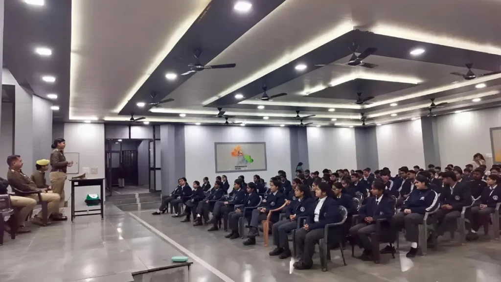 सिटी पब्लिक स्कूल में साइबर अपराध जागरूकता सेमिनार का आयोजन